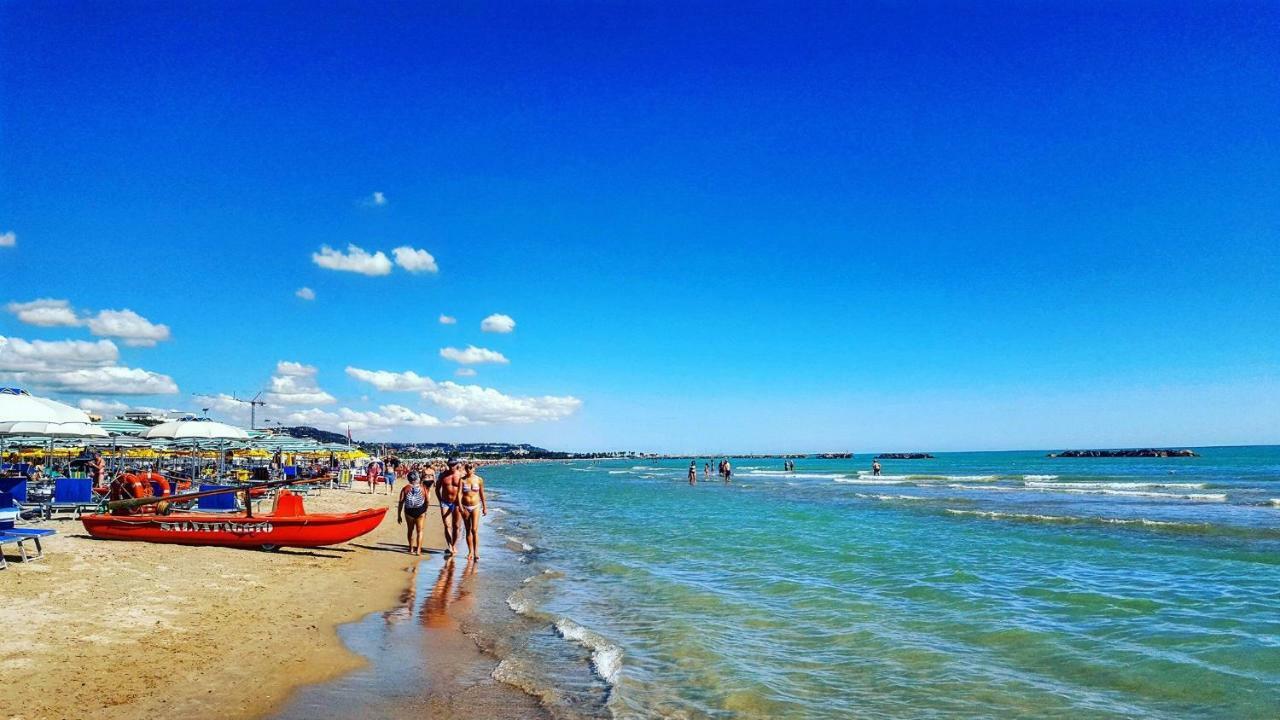Casa Vacanze Torre Dei Gualtieri Villa San Benedetto del Tronto Luaran gambar